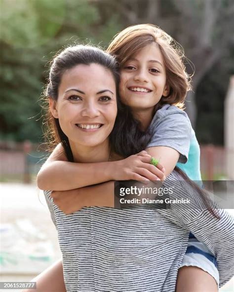 14,108 Tweens In Swimsuits Stock Photos & High